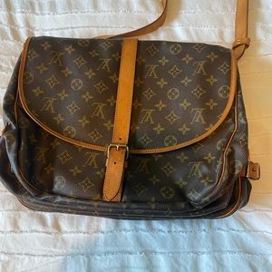 Louis Vuitton 100 authentic saumur 35 messenger bag cross body travel luggage